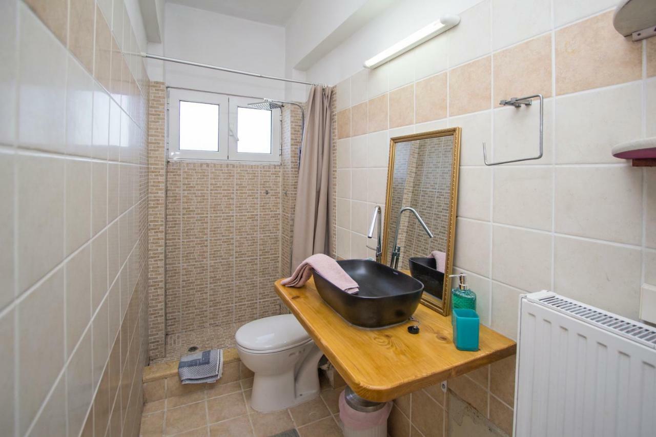 Luxury Skyline Apartment Пелекас Екстериор снимка